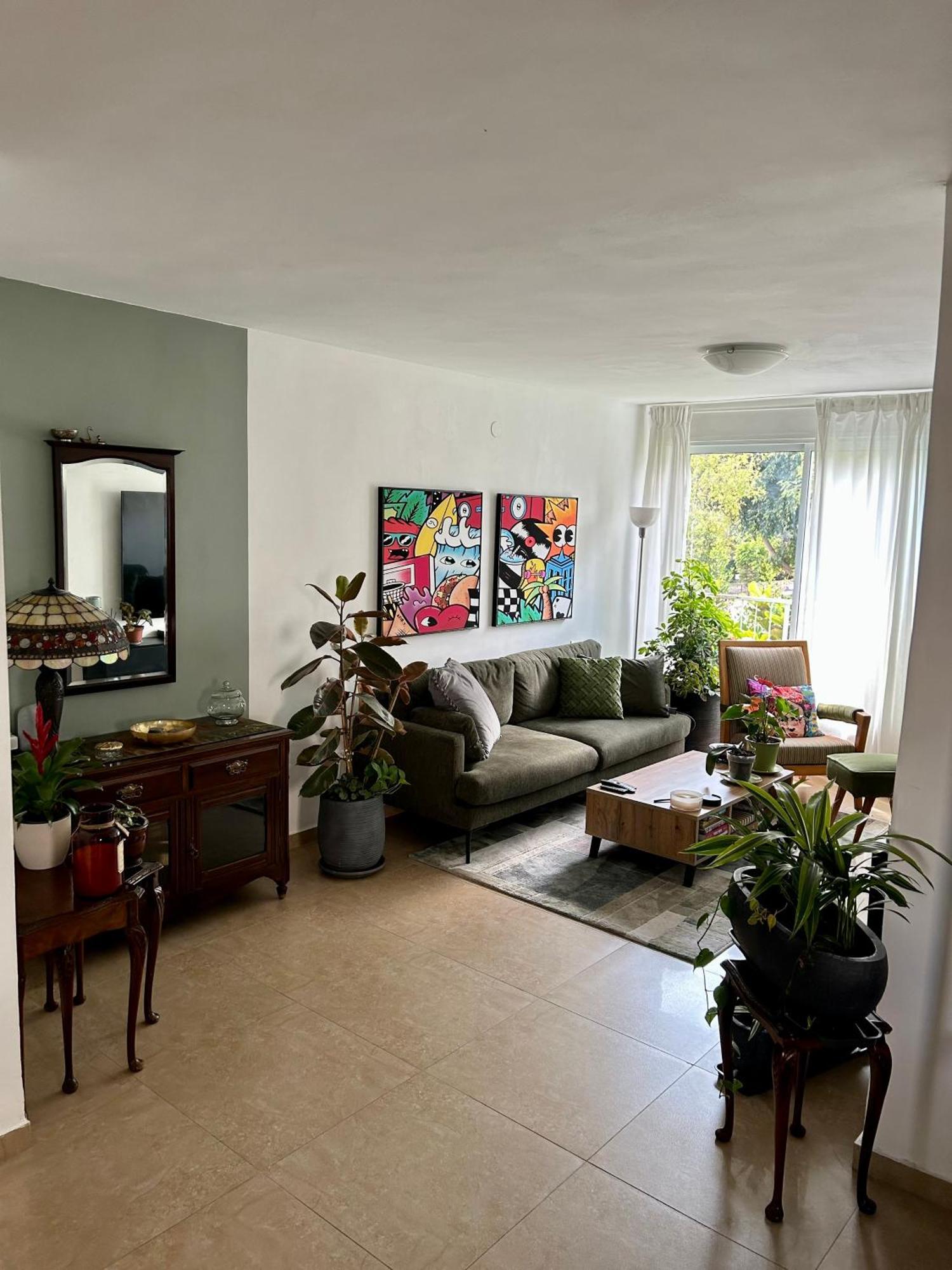 A In A Modern Near The Belinson Schneider Hospital And The Red Line To Tel Aviv Séjour chez l'habitant Petach Tikva